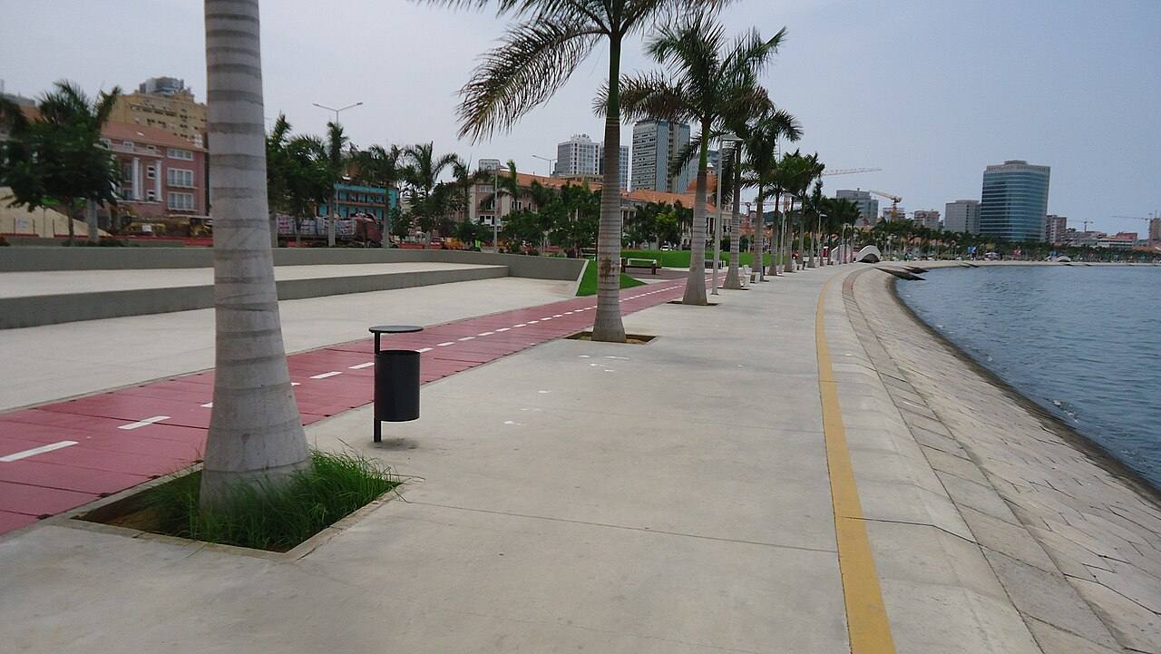 Passeio marítimo da Marginal de Luanda